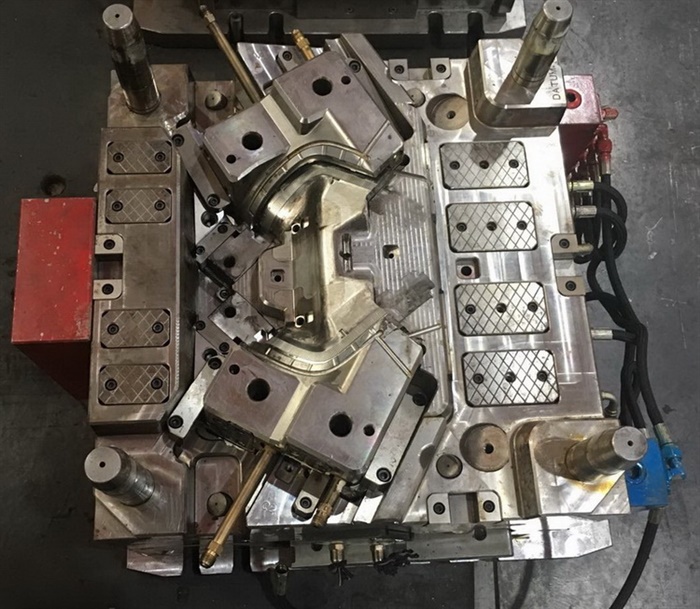 Light guider mold